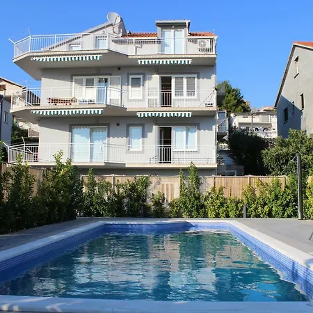 Rako Apartment Žrnovnica