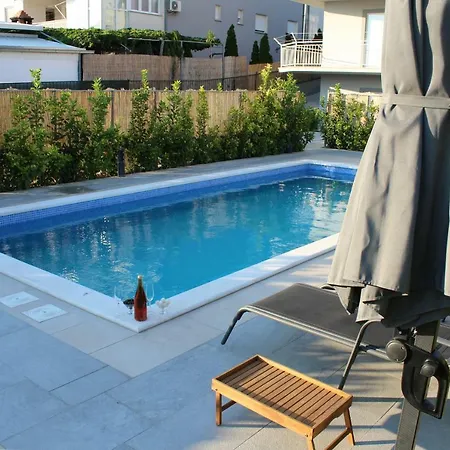 Apartment Rako Žrnovnica