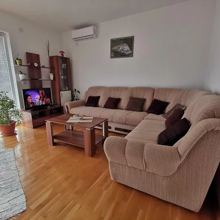 Apartment Rako Žrnovnica