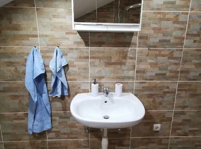 Rako 公寓 Žrnovnica