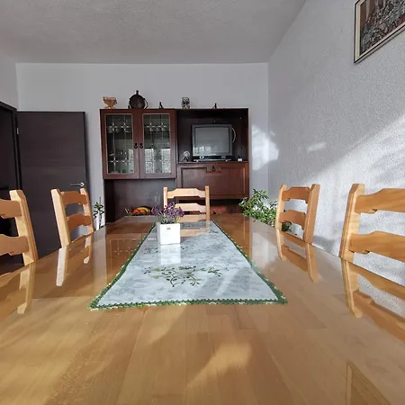 Rako 公寓 Žrnovnica